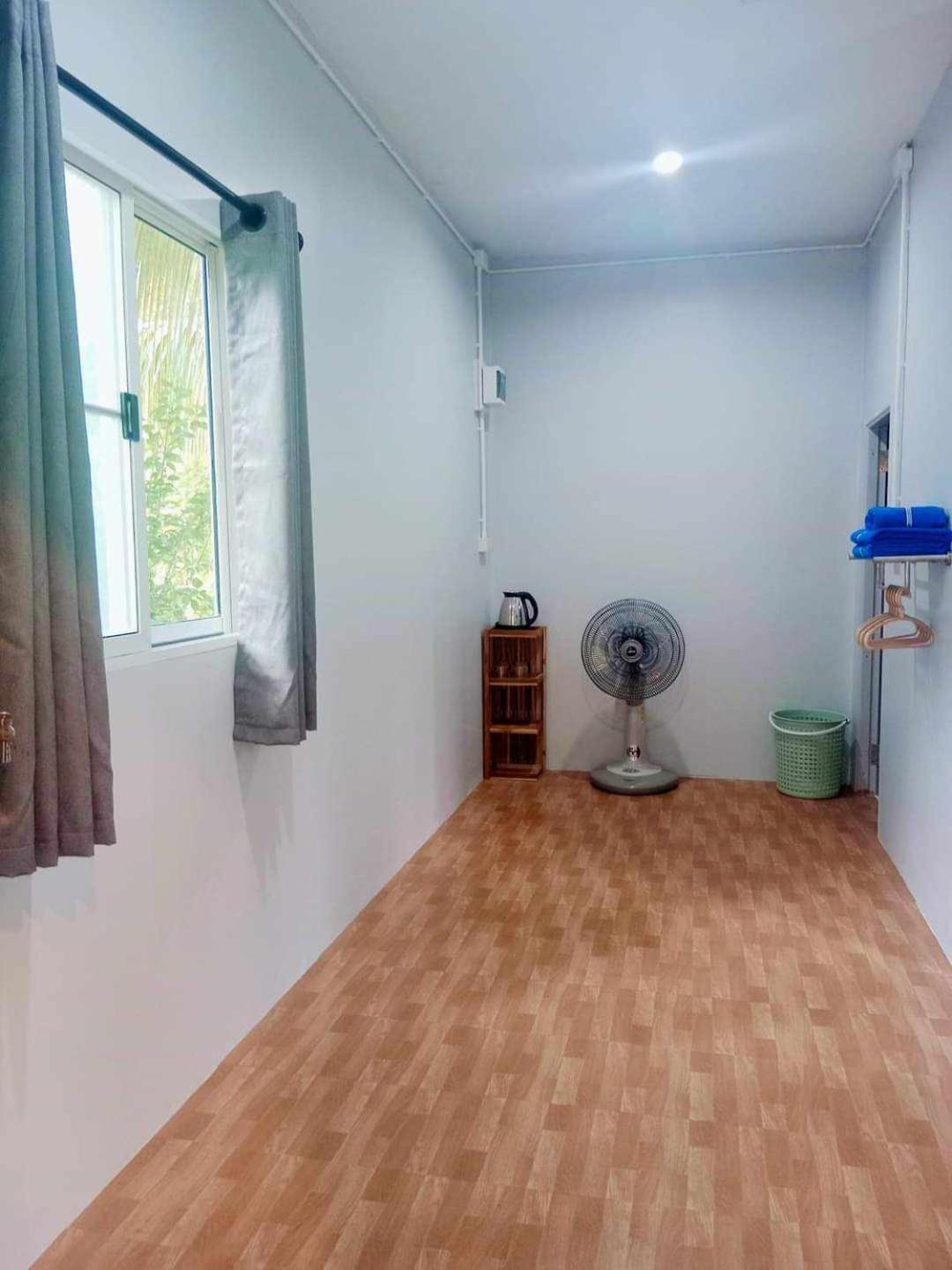 Family Resort Koh Phayam Exterior photo